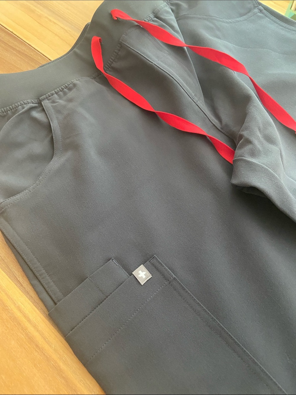 Figs Gray Scrubs- New without tag. - Picture 4 of 6